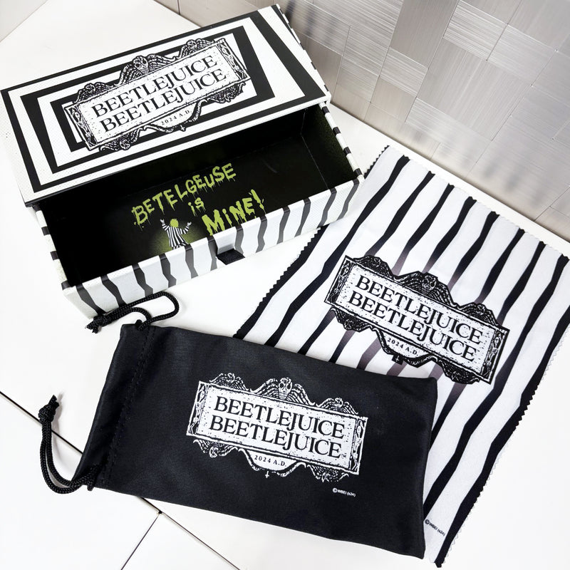 Tom Davies - Beetlejuice Beetlejuice - Box, Bag, and Cloth